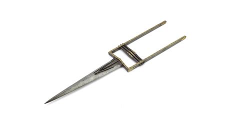 Piercing weapon with a pointed end Figgerits [ Answers ].